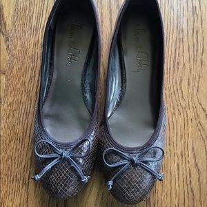SAM & LIBBY Brown faux snakeskin flats w/ bow ties